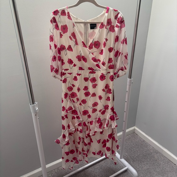 Maison Tara Floral White and Pink Midi Dress - Picture 1 of 9